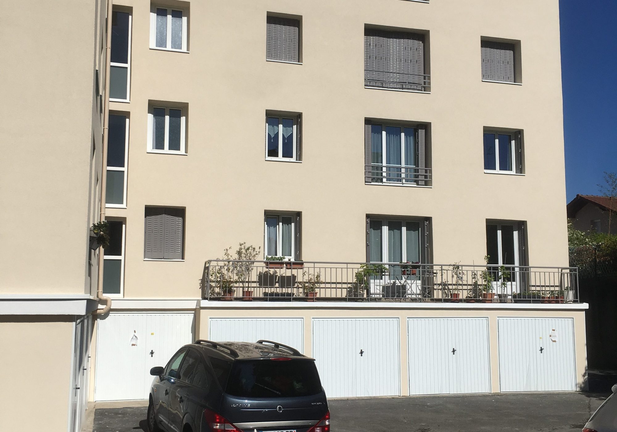 Colombes façade